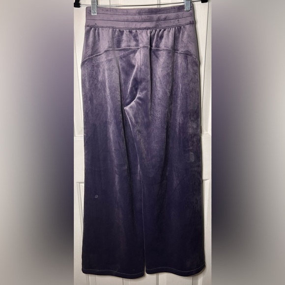 NWOT Lululemon Scuba Mid-Rise Wide-Leg Pant *Velvet- Nightfall/ Size Small - Picture 5 of 9
